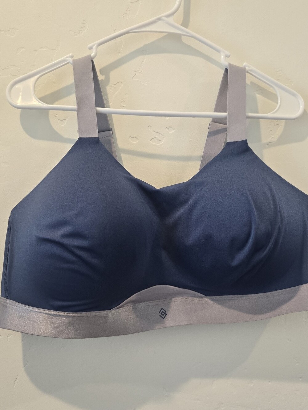 Sports Bra - Picture 2 of 8